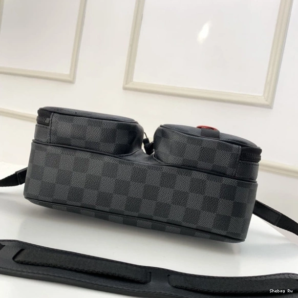 LOUIS MESSENGER UTILITY VUITTON BAG 0813